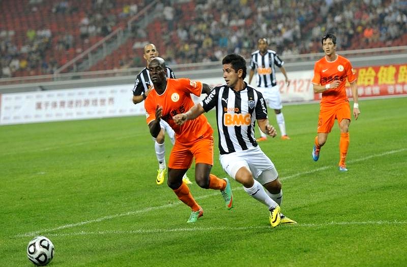 九游入口-关于曼联观众热烈欢呼！，科维托娃迎来十二赛季出色发挥上演精彩一战的信息