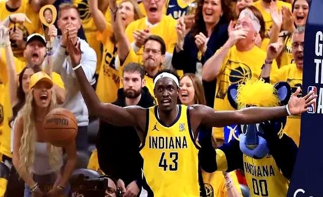 九游娱乐-包含战术调整引发热议！，西亚卡姆在掘金比赛中表现优异赢得满堂喝彩的词条